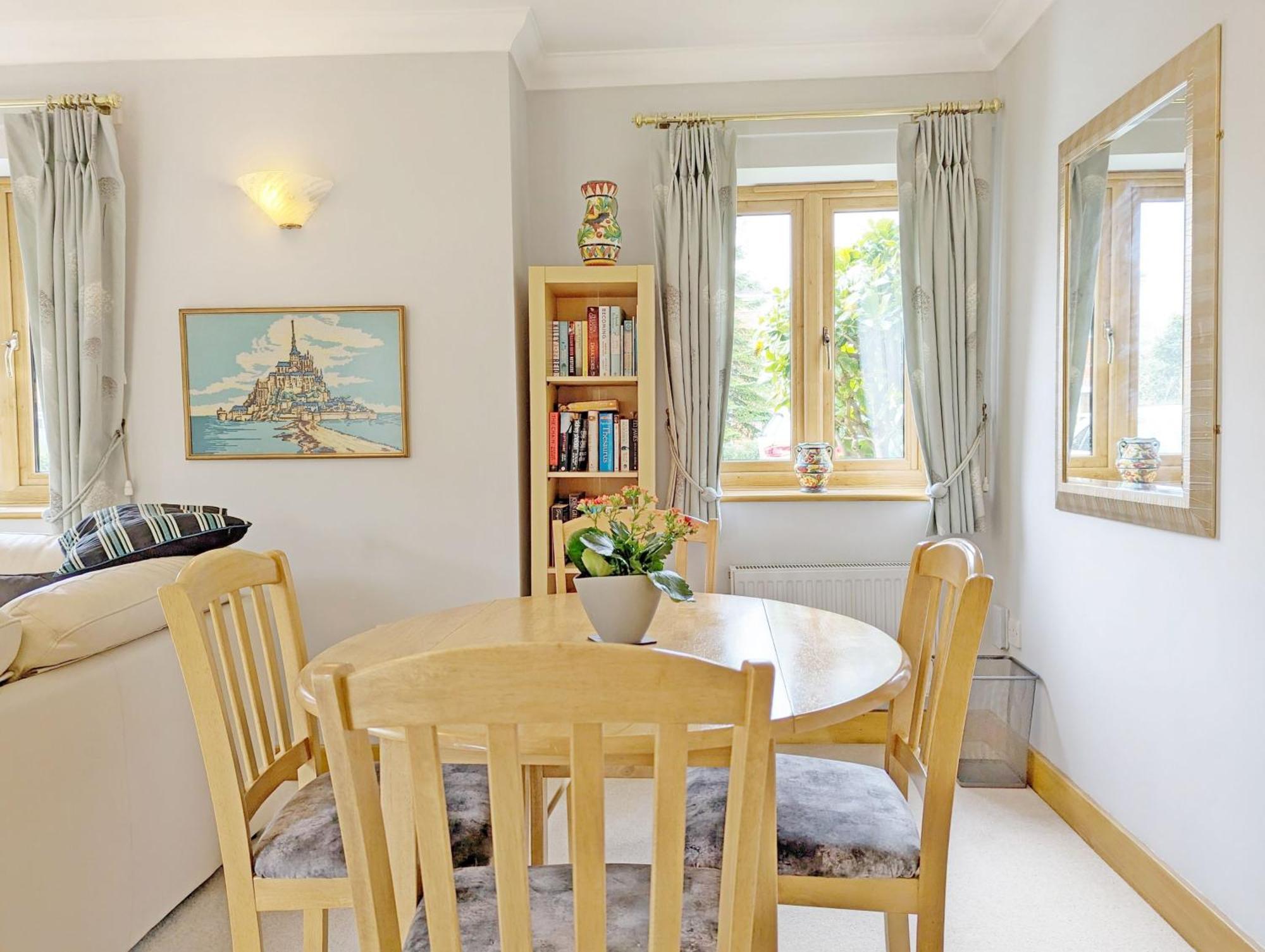 Wisteria Way, Tangmere מראה חיצוני תמונה